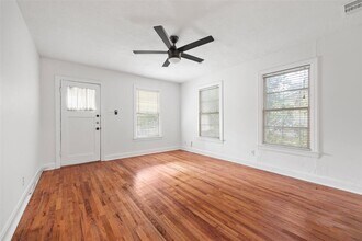 934 E 52nd St in Austin, TX - Building Photo - Building Photo