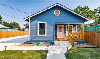 1006 Center St in San Antonio, TX - Building Photo