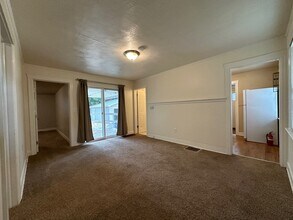715 E 37th Ave in Spokane, WA - Foto de edificio - Building Photo