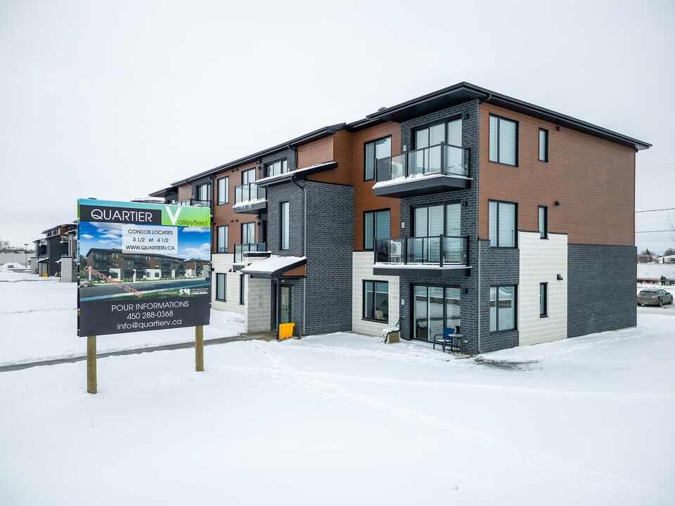 Quartier Valleyfield in Salaberry-de-valleyfield, QC - Building Photo