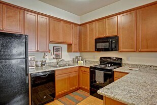 Riverside 9 in Wenatchee, WA - Building Photo