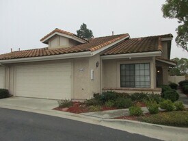 15648 Via Calanova in San Diego, CA - Building Photo