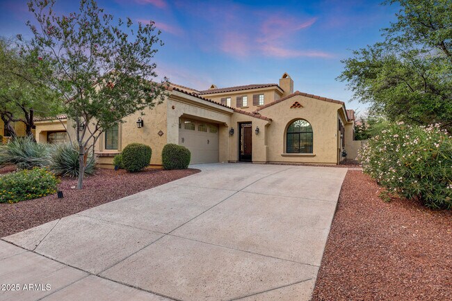 property at 3467 N Hooper St