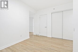 375 King St W in Toronto, ON - Building Photo - Building Photo