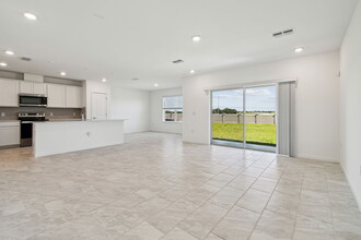9058 Rally Spring Loop in Wesley Chapel, FL - Building Photo - Building Photo
