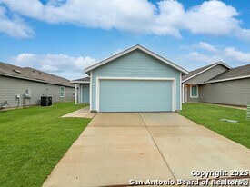 407 Indian Blossom in San Antonio, TX - Building Photo