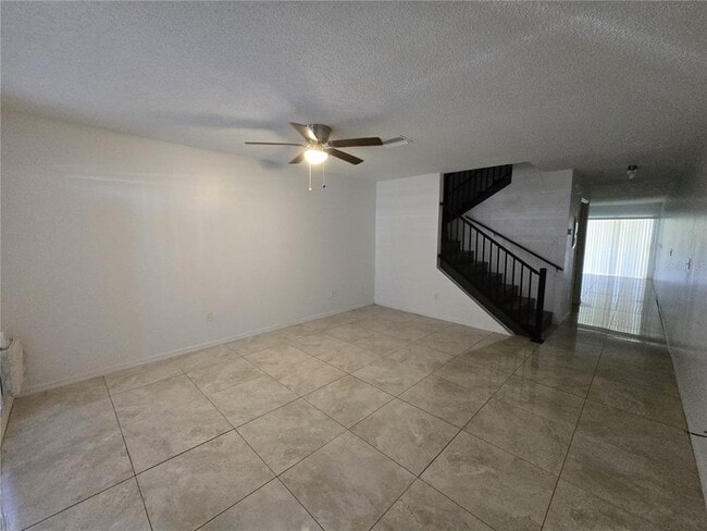 412 Kensington Lake Cir in Brandon, FL - Building Photo - Building Photo