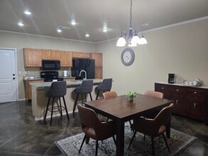 6318 Nancy Ellen St in Amarillo, TX - Foto de edificio - Building Photo