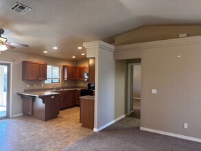 2932 E Casa Linda in Kingman, AZ - Building Photo - Building Photo