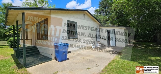 124 Emmons Dr in Dothan, AL - Building Photo - Building Photo