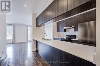 52 Helliwell Cres in Richmond Hill, ON - Building Photo - Building Photo