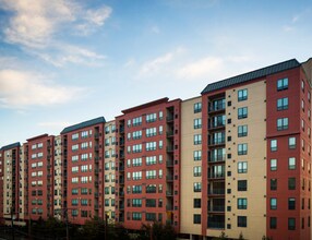 Merritt River Apartments in Norwalk, CT - Foto de edificio - Building Photo