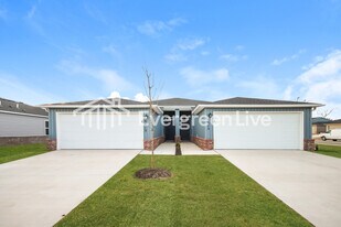 6613 NW Kathleen St in Bentonville, AR - Building Photo