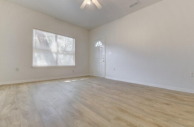 2006 Rosewood Ave in Austin, TX - Building Photo - Building Photo