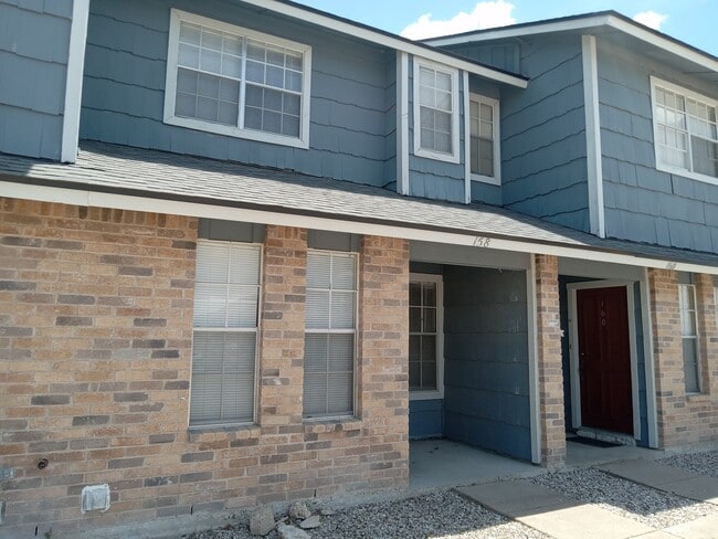 Las Villas Townhomes in Del Rio, TX - Building Photo - Building Photo