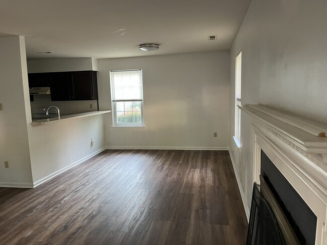 2401 Greensward N in Warrington, PA - Building Photo - Building Photo