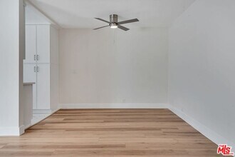 220 S Gale Dr in Beverly Hills, CA - Building Photo - Building Photo