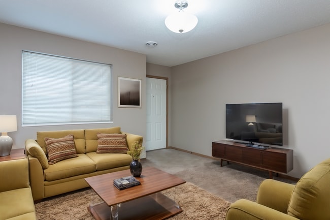 Saddle Creek Townhomes in Sioux Falls, SD - Foto de edificio - Interior Photo