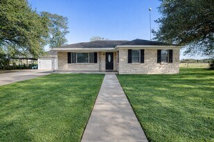 942 TX-60 in East Bernard, TX - Building Photo