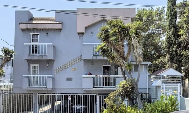 property at 1511 N Mariposa Ave
