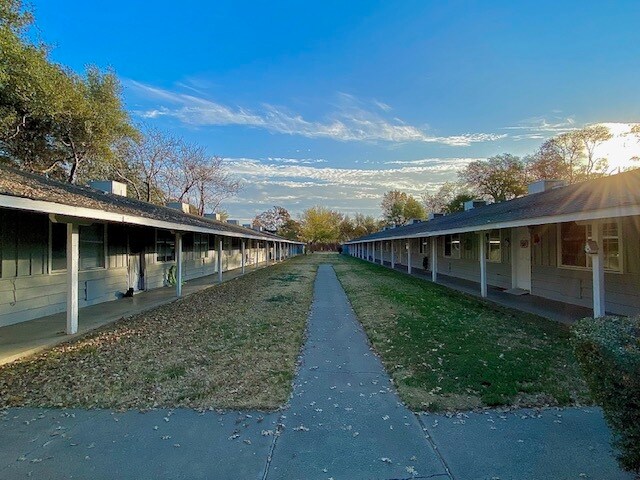 735-737 S Jackson St in Red Bluff, CA - Building Photo