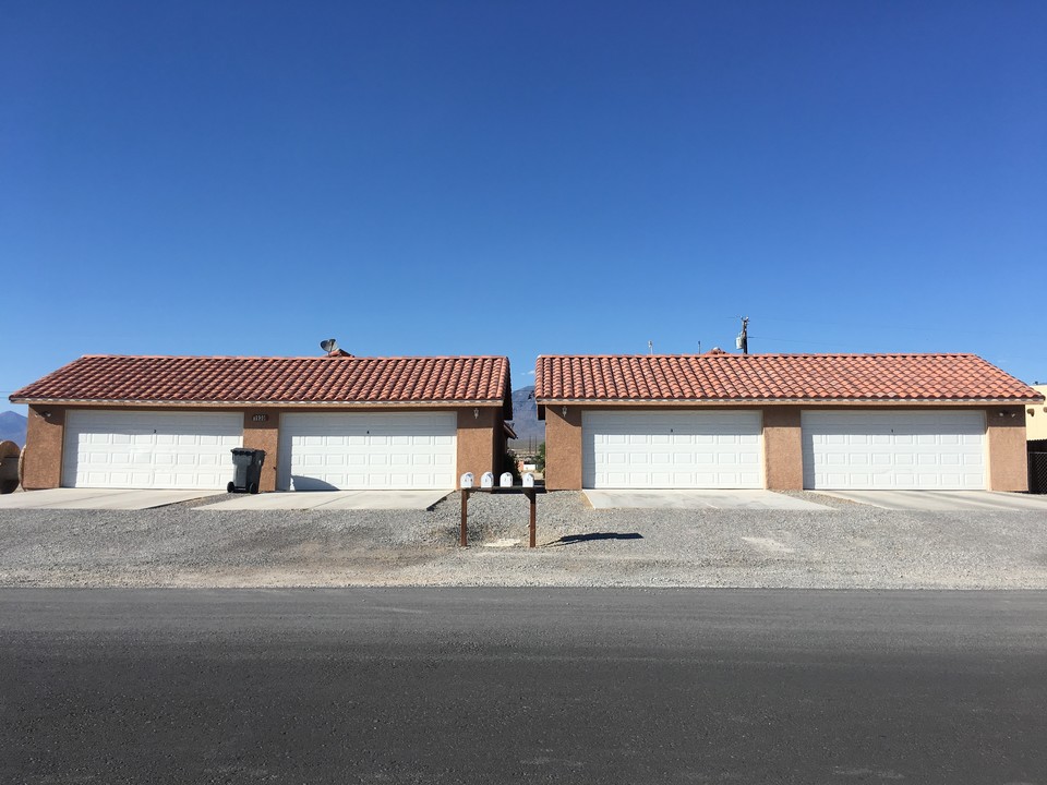 1930 E Ambush St in Pahrump, NV - Building Photo