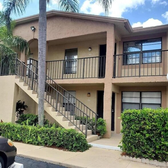 property at 9430 Boca Cove Cir