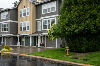 Meadowview Village at Rivertrail in Redmond, WA - Foto de edificio - Building Photo