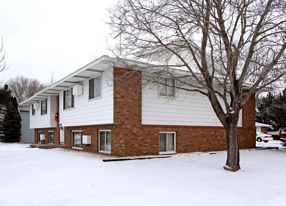 801-819 W 3rd St in Monticello, MN - Building Photo