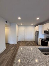 300 N McDonald St in McKinney, TX - Building Photo - Building Photo