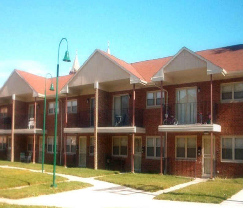 St. Edmund's Meadows in Chicago, IL - Building Photo