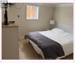 121 Bolton Ave in Newmarket, ON - Building Photo