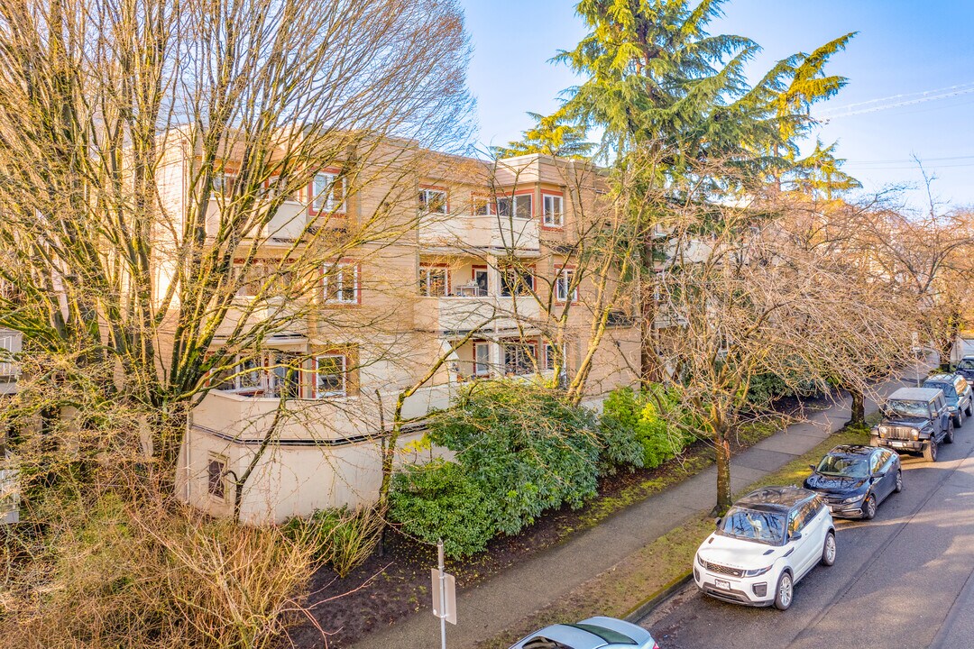 Phoenix Court Housing in Vancouver, BC - Building Photo