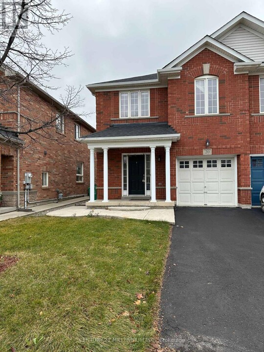 20 Albery Rd in Brampton, ON - Building Photo