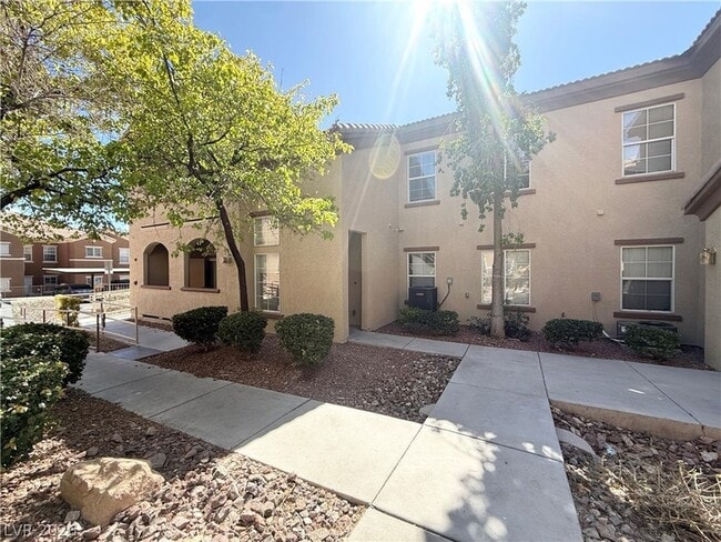 property at 3915 Legend Hills St