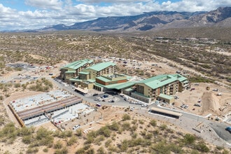 La Posada at Pusch Ridge in Oro Valley, AZ - Building Photo - Building Photo