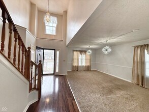 878 Woodgate Ln in Greenwood, IN - Building Photo - Building Photo