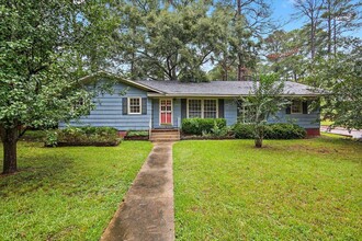 1078 Cedar Hill Dr in Jackson, MS - Building Photo - Building Photo
