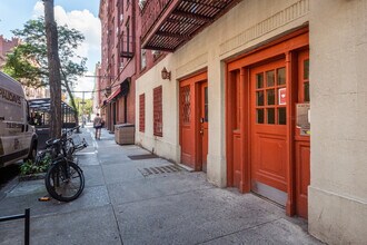 190 West 10th Street in New York, NY - Building Photo - Building Photo