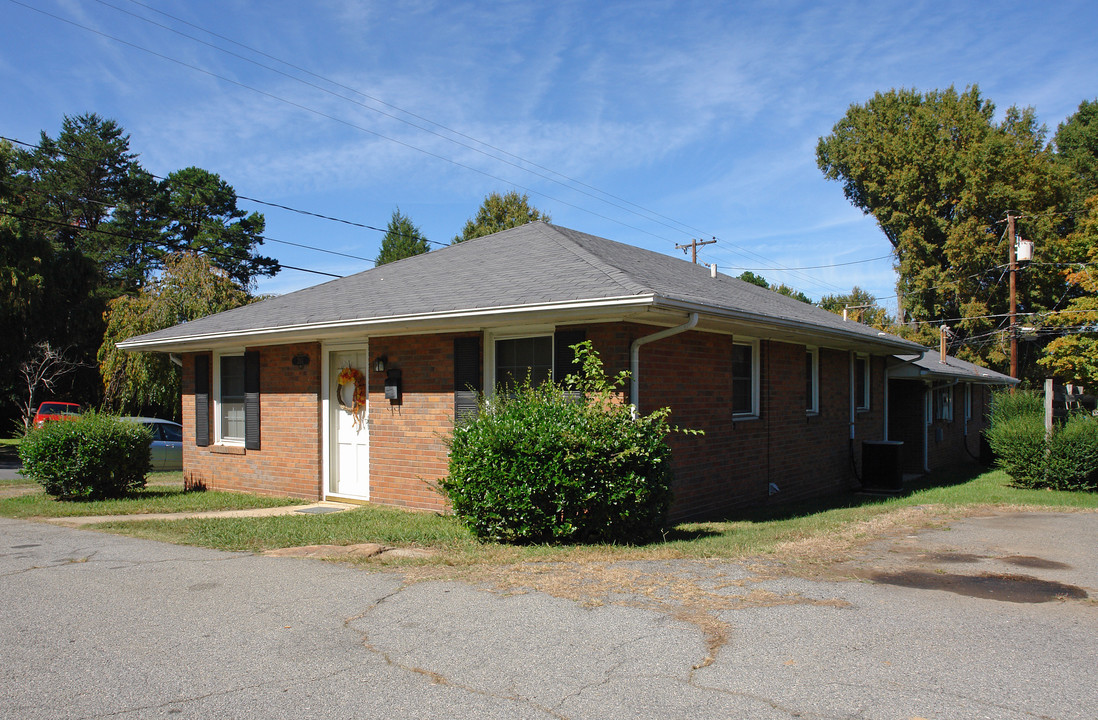 2800-2810 Reid St in Winston-Salem, NC - Foto de edificio