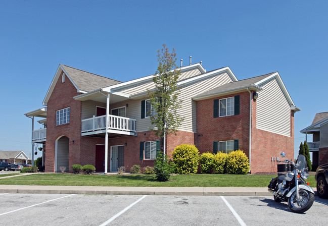 Pine Grove Apartments in Bluffton, IN - Building Photo - Building Photo