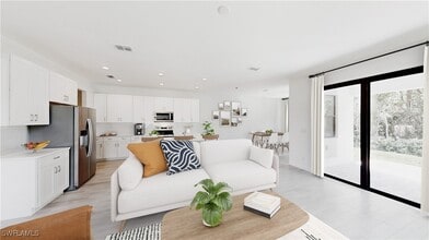 3021 Juniper Wy in Naples, FL - Building Photo - Building Photo