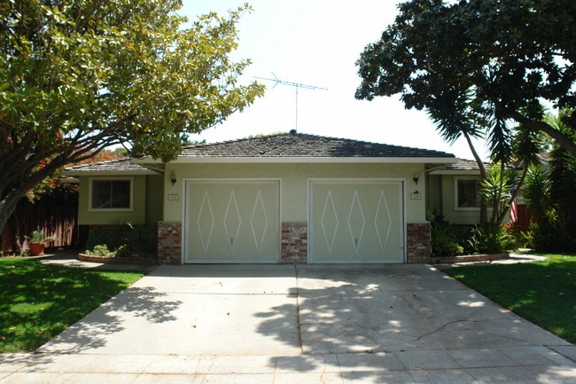 522-524 Westlake Dr in San Jose, CA - Building Photo - Building Photo