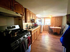 28A Cherry St, Unit 2 in Somerville, MA - Building Photo - Building Photo