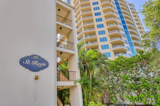 301 S Gulfstream Ave in Sarasota, FL - Building Photo - Building Photo
