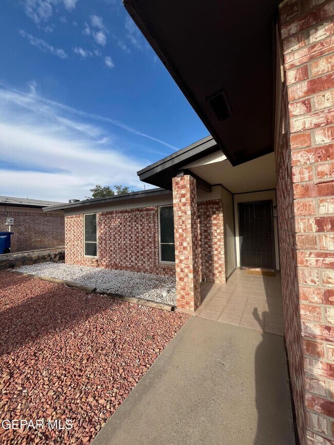 932-932 Oneida Dr in El Paso, TX - Building Photo - Building Photo