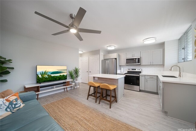 property at 1401 Lusitana St