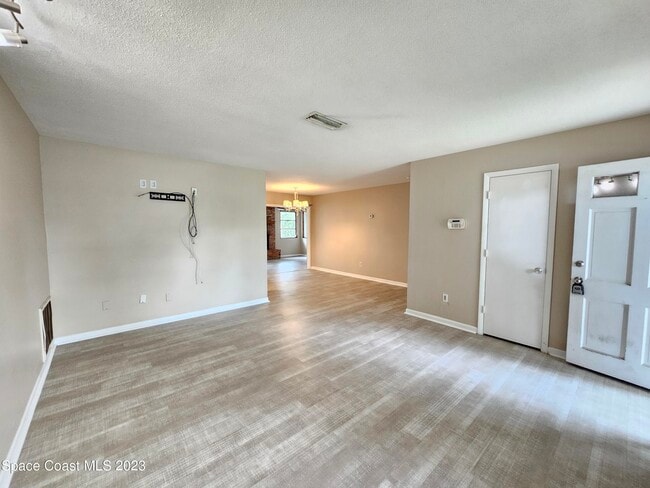 2640 Dutton Dr in Titusville, FL - Building Photo - Building Photo