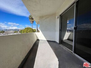 1426 Orange Grove Ave in Los Angeles, CA - Building Photo - Building Photo