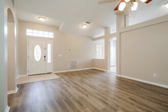 1568 Saddlebrook Ln in Jacksonville, FL - Foto de edificio - Building Photo